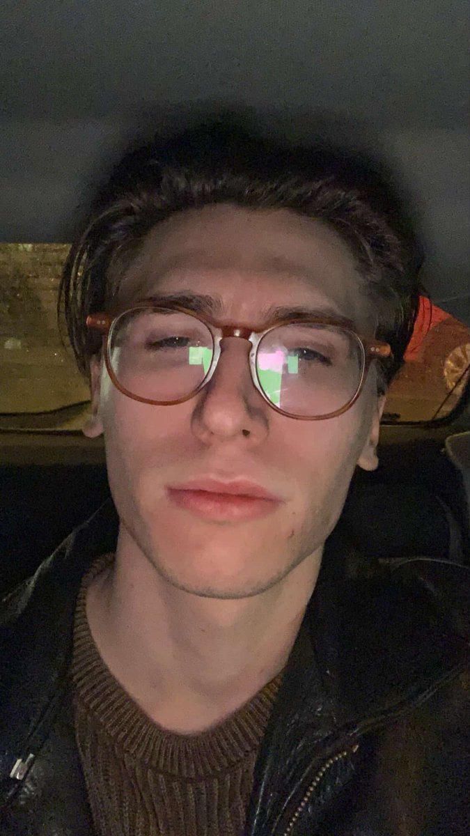 Burak Sayıntürk - fotoğraf 1