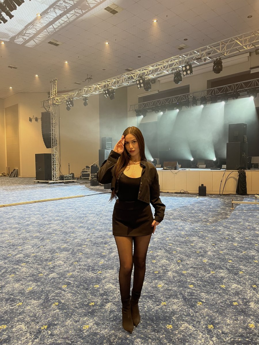 Sude Sarı - fotoğraf 2