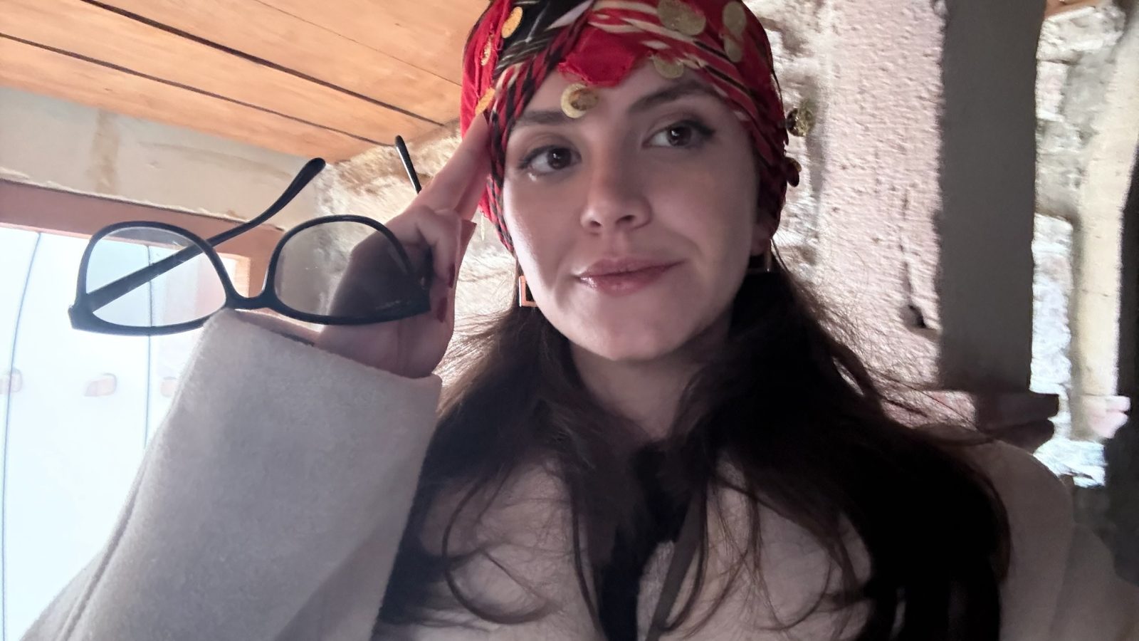 Emel Yoldaş - fotoğraf 1